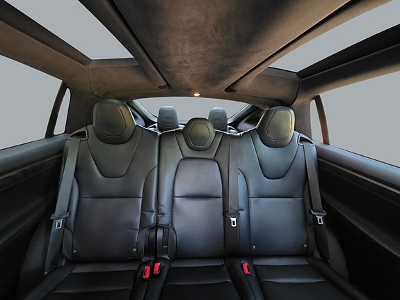 Tesla Model X 13 of 30