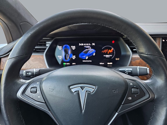 Tesla Model X 19 of 30