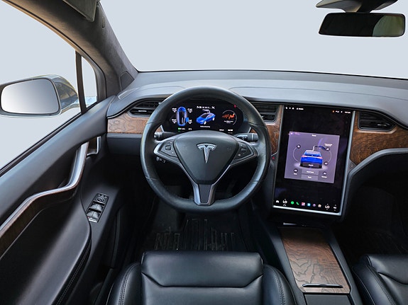 Tesla Model X 15 of 30
