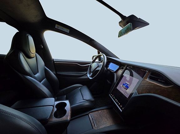 Tesla Model X 12 of 30