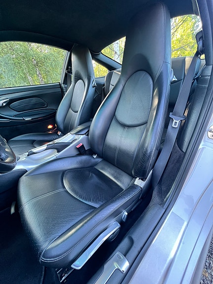 Porsche 911 Carrera 4 5 of 22