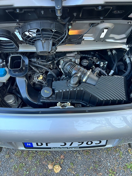 Porsche 911 Carrera 4 14 of 22