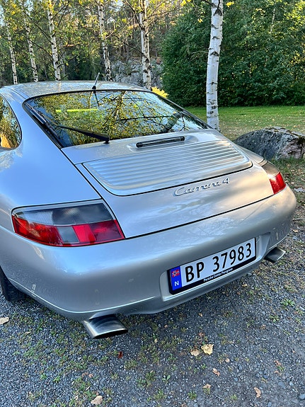 Porsche 911 Carrera 4 8 of 22