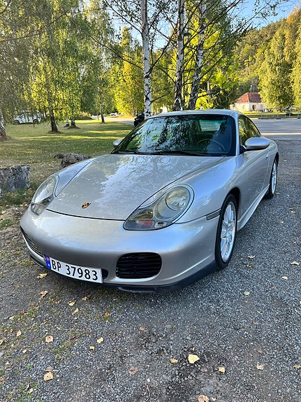 Porsche 911 Carrera 4 10 of 22
