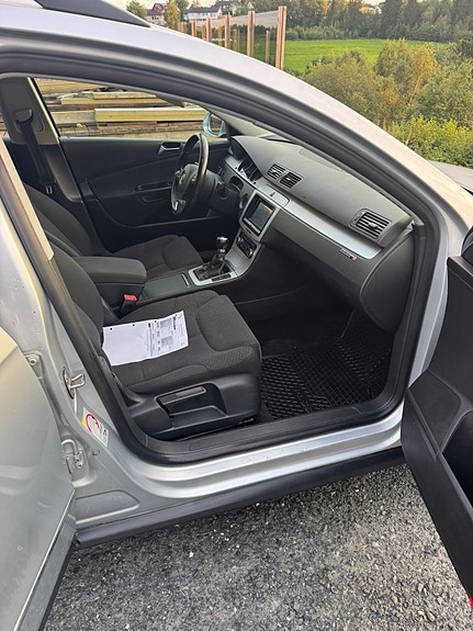 Volkswagen Passat 9 of 11