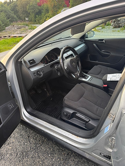 Volkswagen Passat 6 of 11
