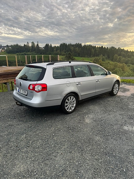 Volkswagen Passat 4 of 11