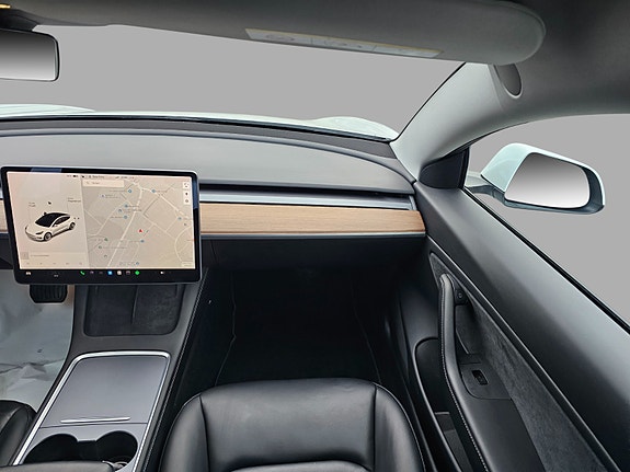 Tesla Model 3 11 of 22