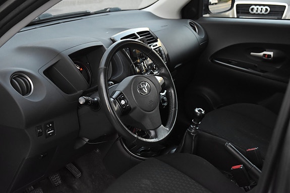 Toyota Urban Cruiser 10 of 14