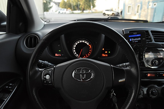 Toyota Urban Cruiser 11 of 14
