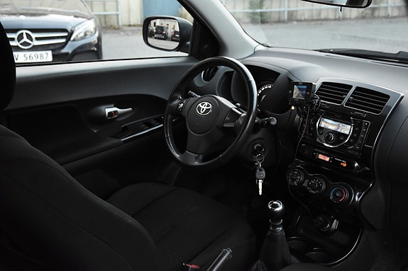 Toyota Urban Cruiser 9 of 14