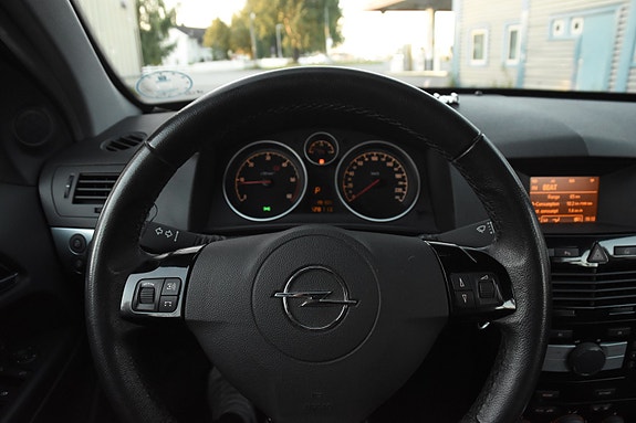 Opel Astra 11 of 14