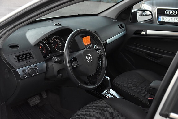 Opel Astra 10 of 14