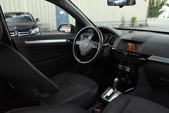 Opel Astra 8 of 14