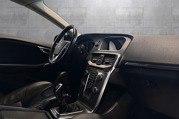 Volvo V40 Cross Country 18 of 26