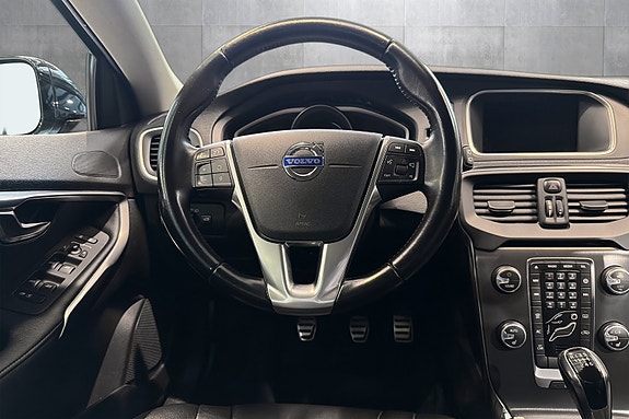 Volvo V40 Cross Country 11 of 26