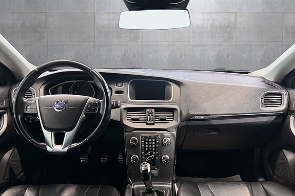 Volvo V40 Cross Country 10 of 26