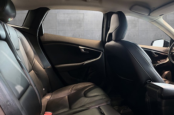 Volvo V40 Cross Country 19 of 26