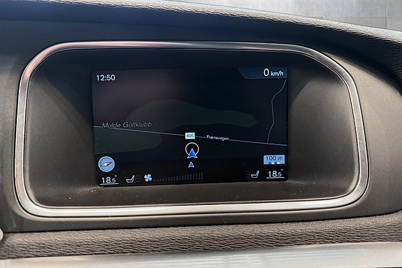 Volvo V40 Cross Country 14 of 26