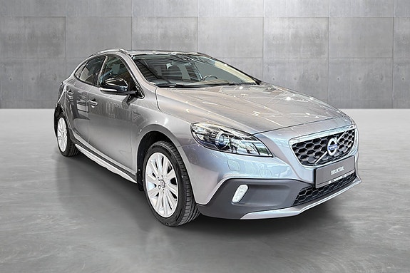 Volvo V40 Cross Country 7 of 26