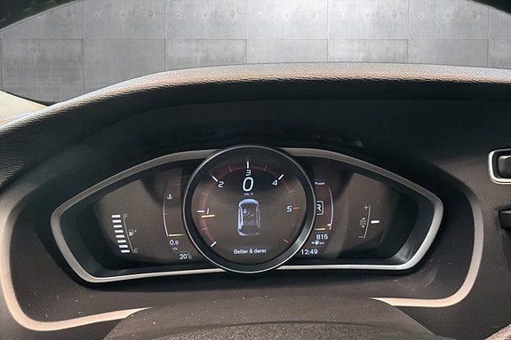 Volvo V40 Cross Country 13 of 26