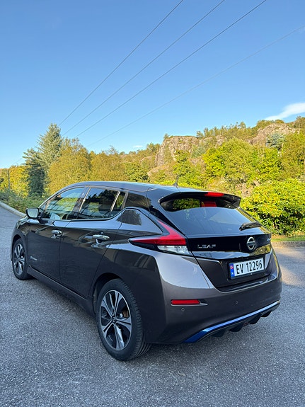 Nissan Leaf 5 of 21