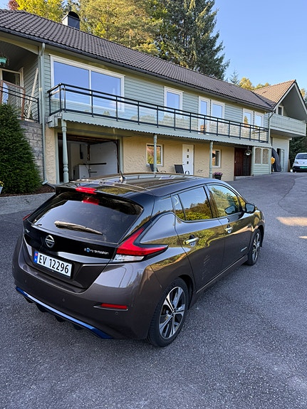 Nissan Leaf 4 of 21