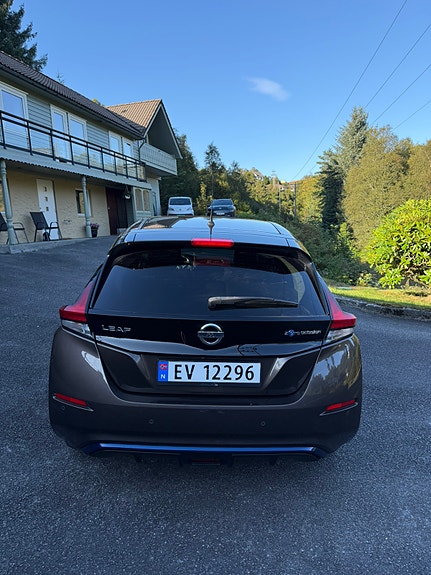 Nissan Leaf 6 of 21