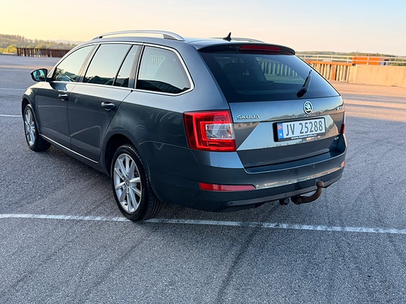 Skoda Octavia 8 of 28