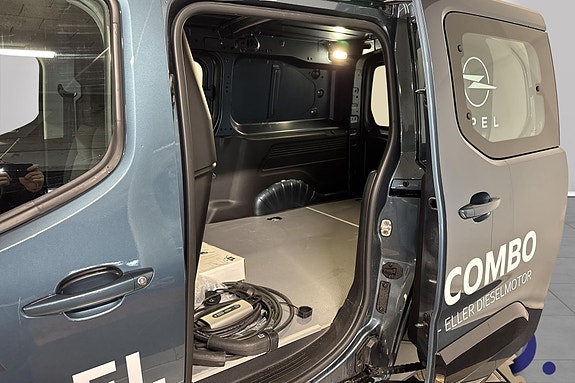 Opel Combo-e 19 of 21