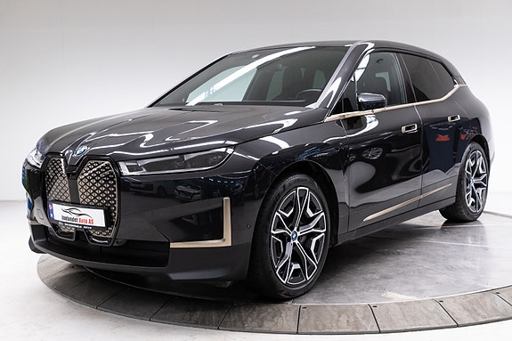 BMW iX 17 of 30