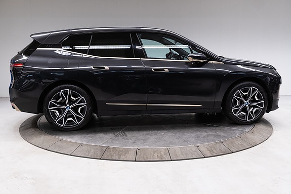 BMW iX 5 of 30