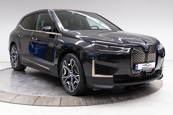 BMW iX 15 of 30