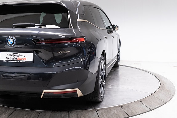 BMW iX 27 of 30
