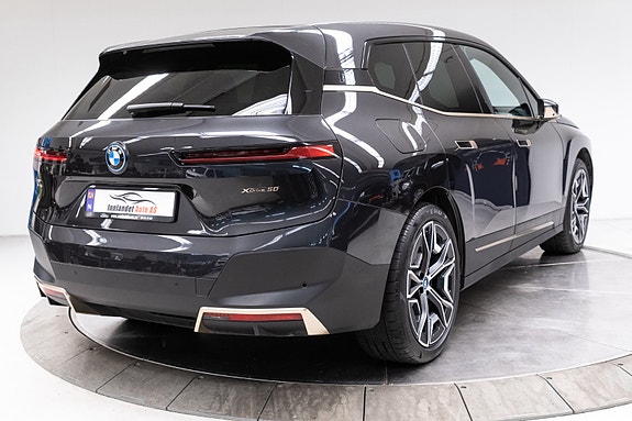 BMW iX 29 of 30