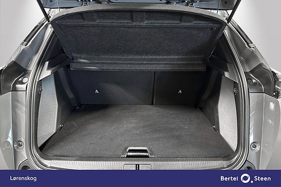 Peugeot e-2008 26 of 27