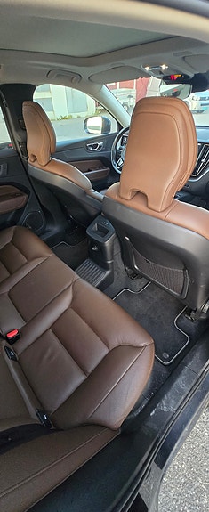 Volvo XC60 9 of 19