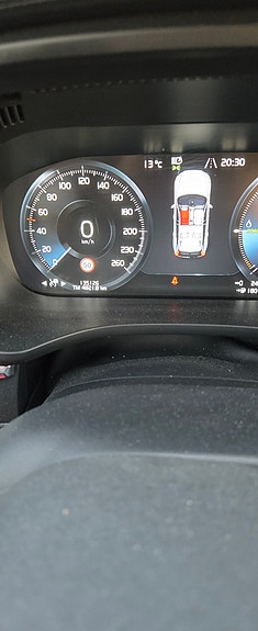 Volvo XC60 15 of 19