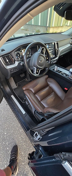 Volvo XC60 14 of 19