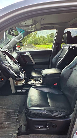 Toyota Land Cruiser 10 of 25