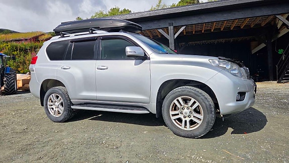 Toyota Land Cruiser 2 of 25