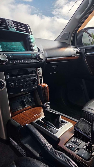 Toyota Land Cruiser 11 of 25