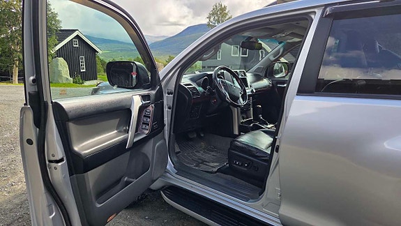 Toyota Land Cruiser 13 of 25