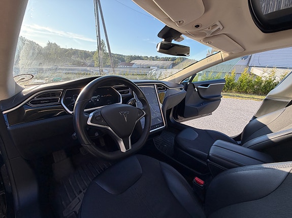 Tesla Model S 13 of 22