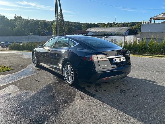 Tesla Model S 7 of 22