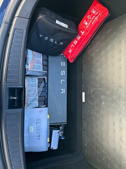 Tesla Model S 18 of 22