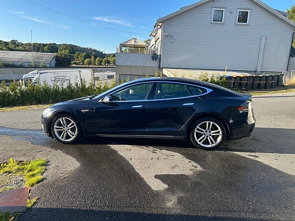 Tesla Model S 8 of 22