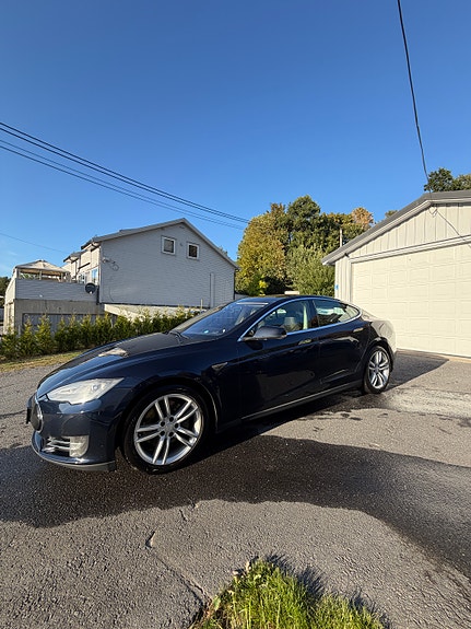 Tesla Model S 9 of 22