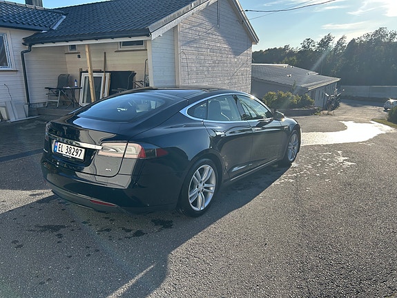 Tesla Model S 5 of 22