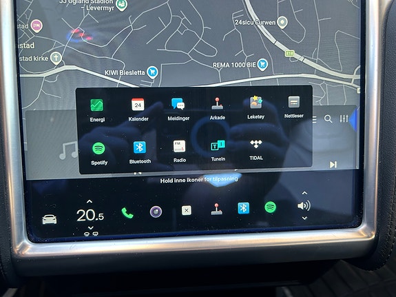 Tesla Model S 17 of 22